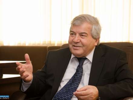 “Mən diqqətsizlik etmişəm, ancaq Heydər Əliyev səhvimi düzəltmişdi” “Mən diqqətsizlik etmişəm, ancaq Heydər Əliyev səhvimi düzəltmişdi”