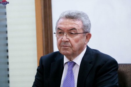 "Dövlətin mənə ayırdığı maşınla bir saat tıxacda qalıram" "Dövlətin mənə ayırdığı maşınla bir saat tıxacda qalıram"